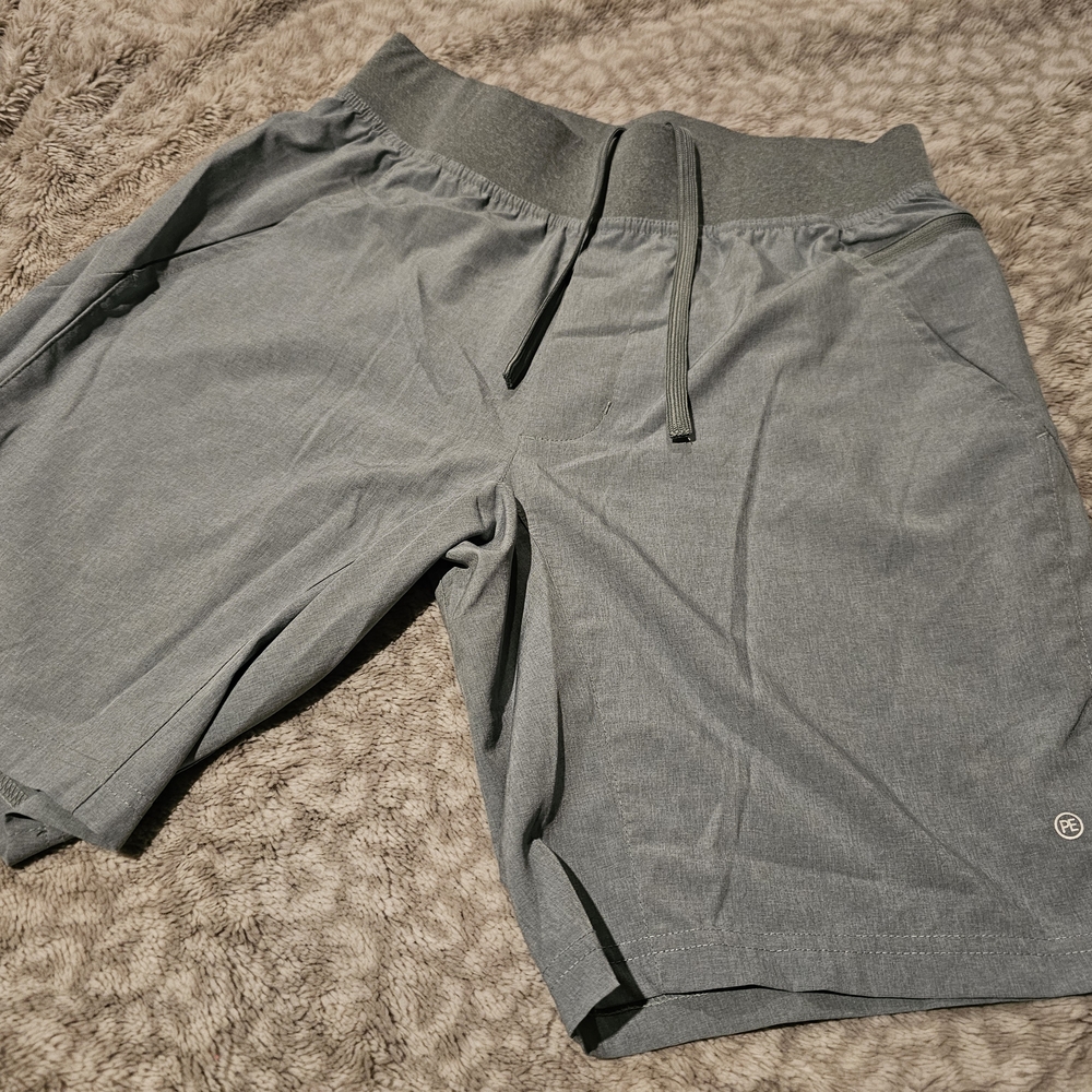 Perry Ellis Men's Athletic Gray Shorts